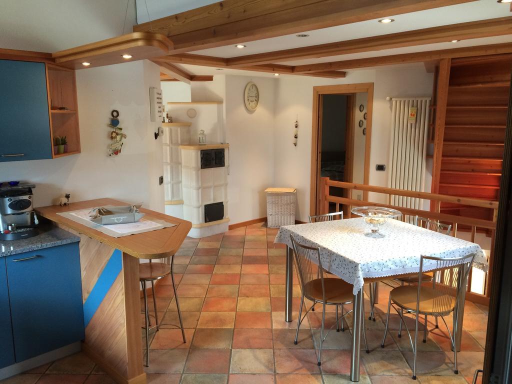 Casa Lucia Lägenhet Isolaccia Rum bild