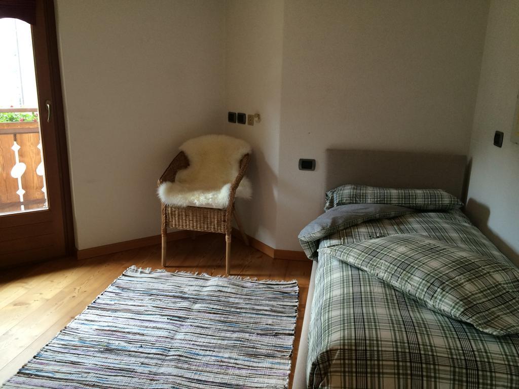 Casa Lucia Lägenhet Isolaccia Rum bild
